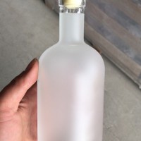 徐州生产375ml蒙砂玻璃威士忌酒瓶,晶白料酒瓶生产商