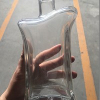 厂家直销工艺玻璃酒瓶,徐州玻璃酒瓶生产厂家