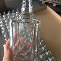 徐州生产500ml长方形玻璃酒瓶,白酒玻璃瓶生产商