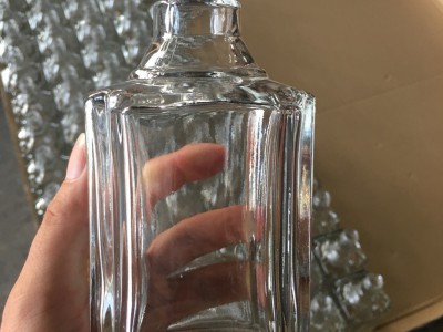 厂家直销500ml长方形玻璃白酒瓶