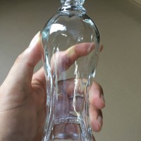 热销125ml晶白料玻璃小酒瓶