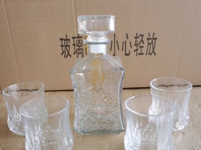 伏特加玻璃酒瓶威士忌瓶生产厂家